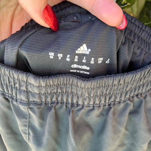 Black adidas running shorts - Picture 3 of 3